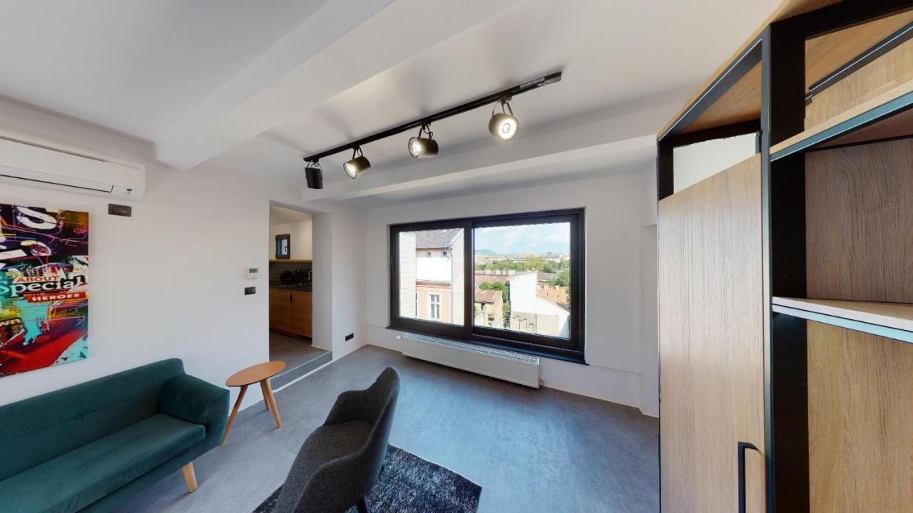 In 7 Apartament