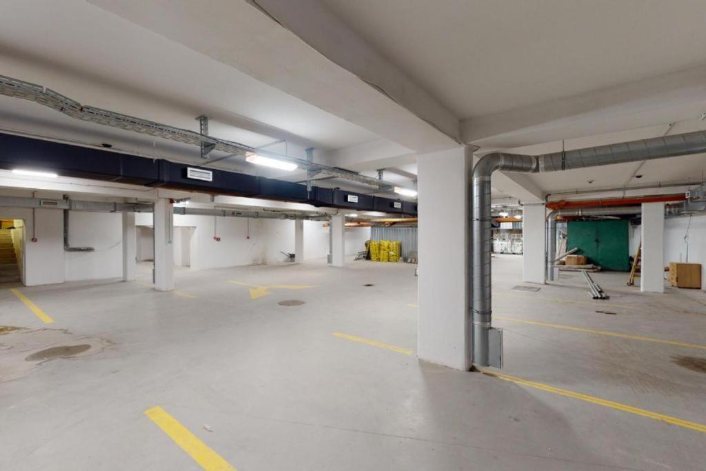 Apartament In 7